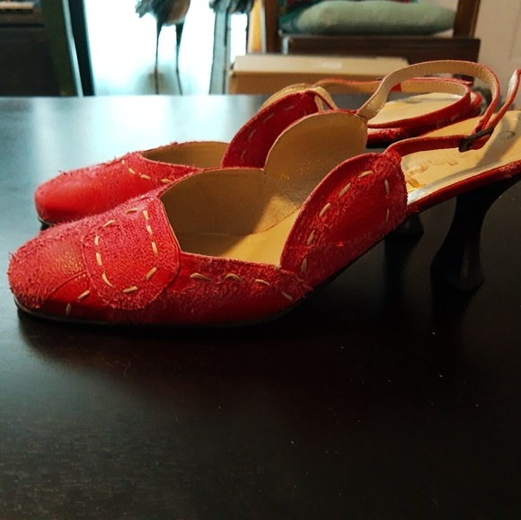 Vero Cuoio red leather 3 inch heels. Size 9 - Picture 16 of 16